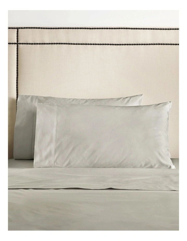 Hotel-Weight Luxury 1000TC Sheet Set In Wicker 2 Hotel-Weight Luxury 1000TC Sheet Set In Wicker - Image 2