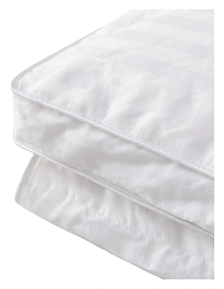 Deluxe Feather & Down Quilt In White 4 Deluxe Feather & Down Quilt In White - Image 4
