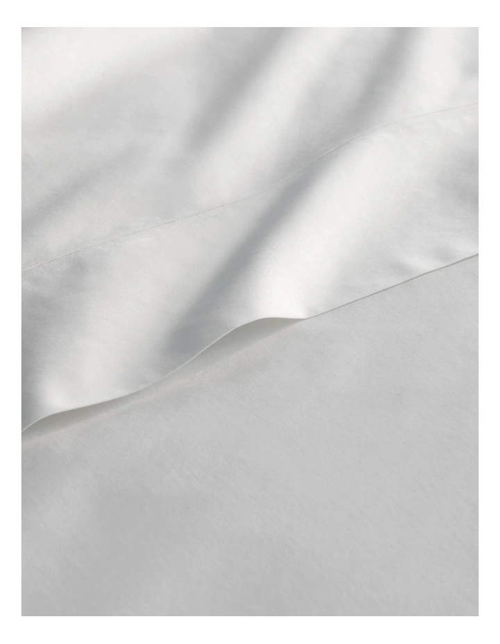 Egyptian Blend Sateen 600TC Fitted Sheet In Snow 1 Egyptian Blend Sateen 600TC Fitted Sheet In Snow