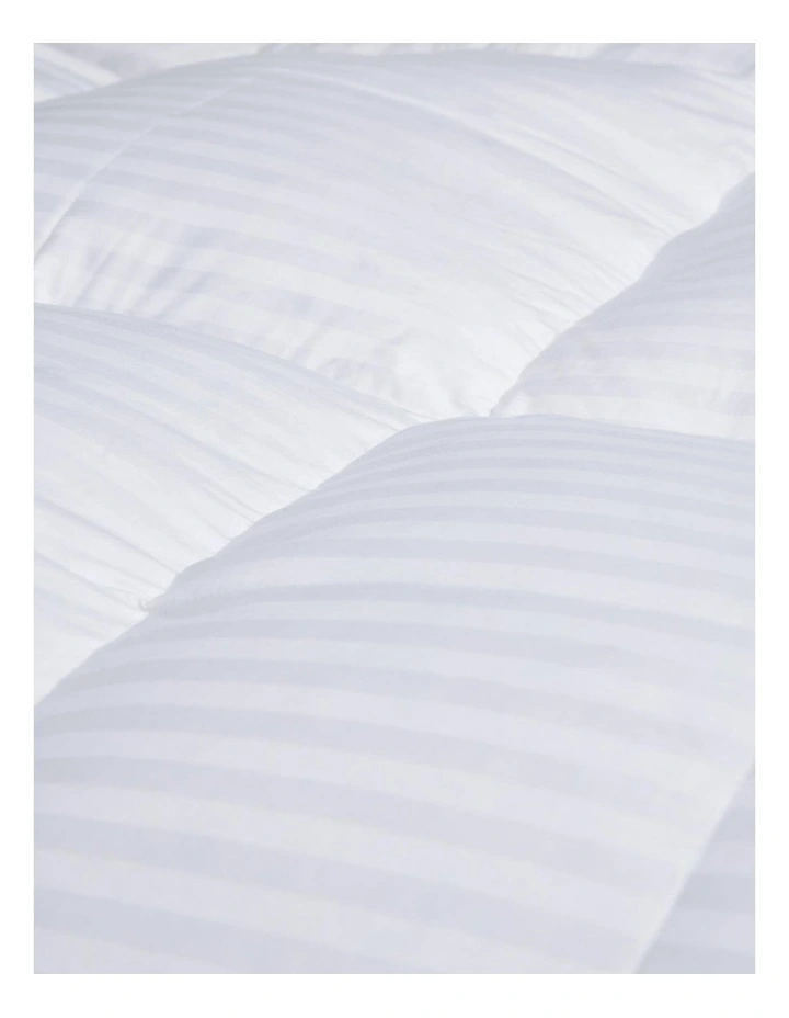 Ultimate Dream Feather & Down Bed Topper Snow 3 Ultimate Dream Feather & Down Bed Topper Snow - Image 3
