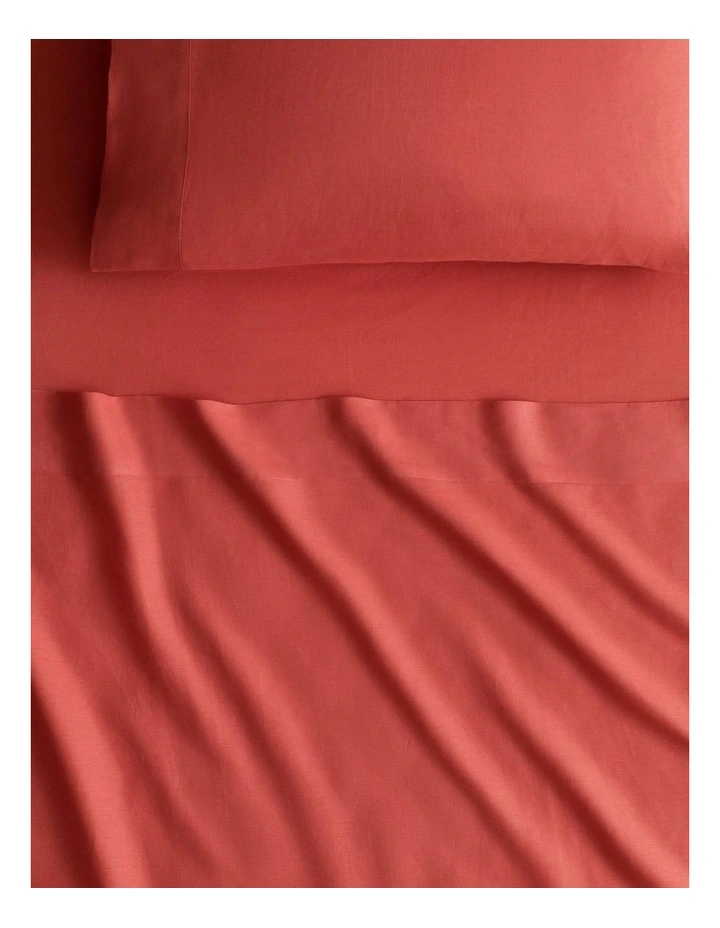 Abbotson Fitted Sheet In Washed Red 1 Abbotson Fitted Sheet In Washed Red