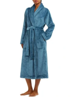 Kerrabee Plush Robe In Pacific Blue